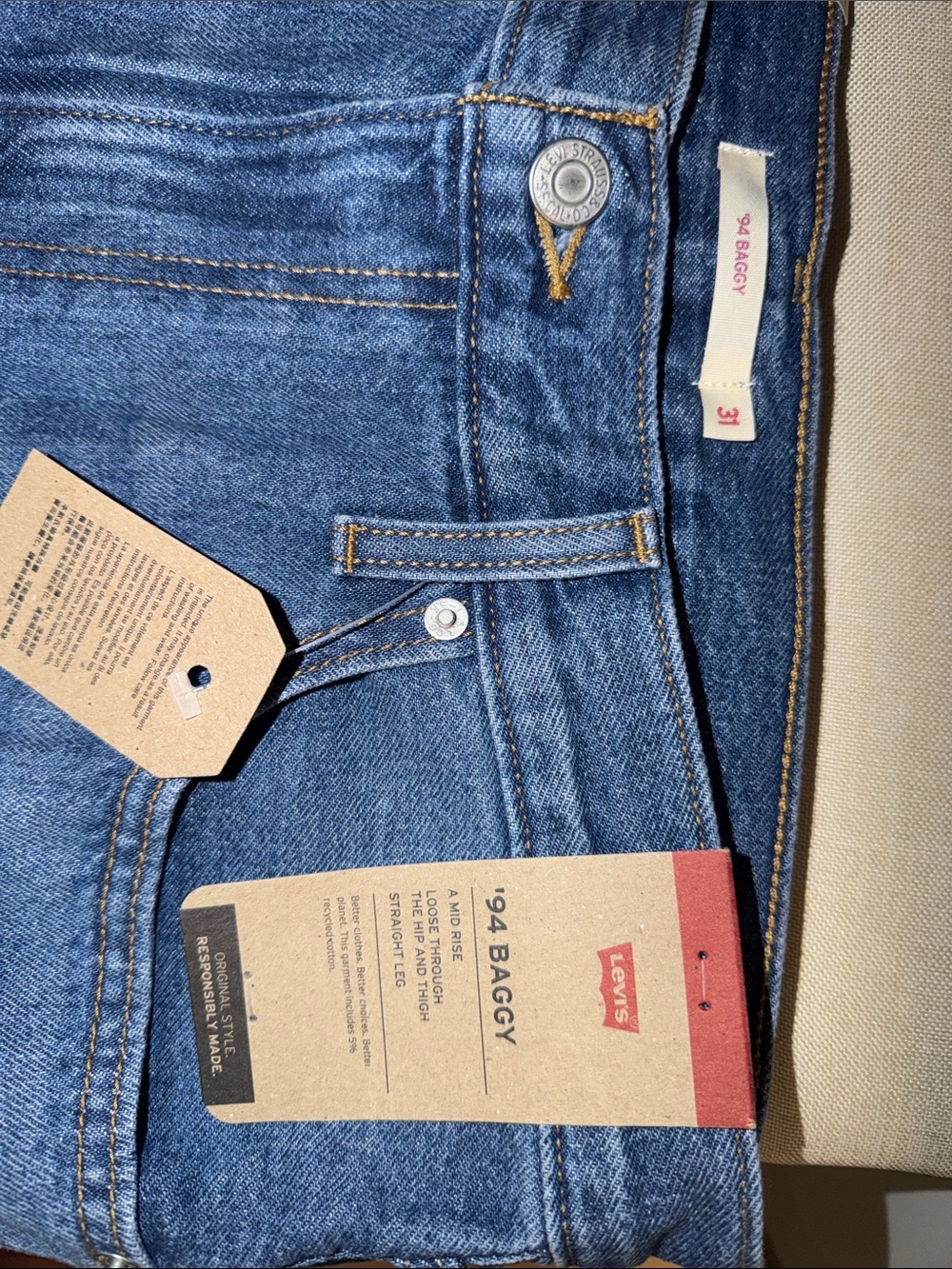 Levi's Women’s Blue Straight-Leg Jeans 31x31 - Picture 2 of 3